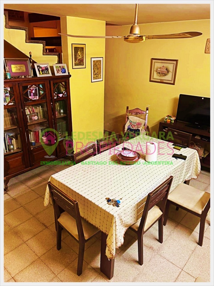 VENTA de CASA en 3 PISOS. 