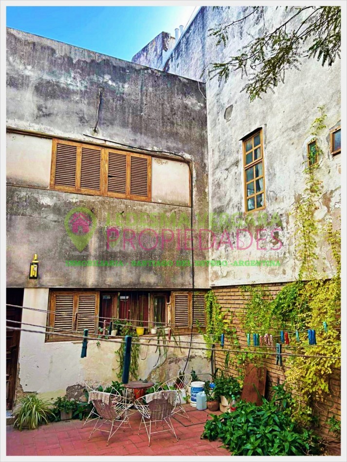 VENTA de CASA en 3 PISOS. 