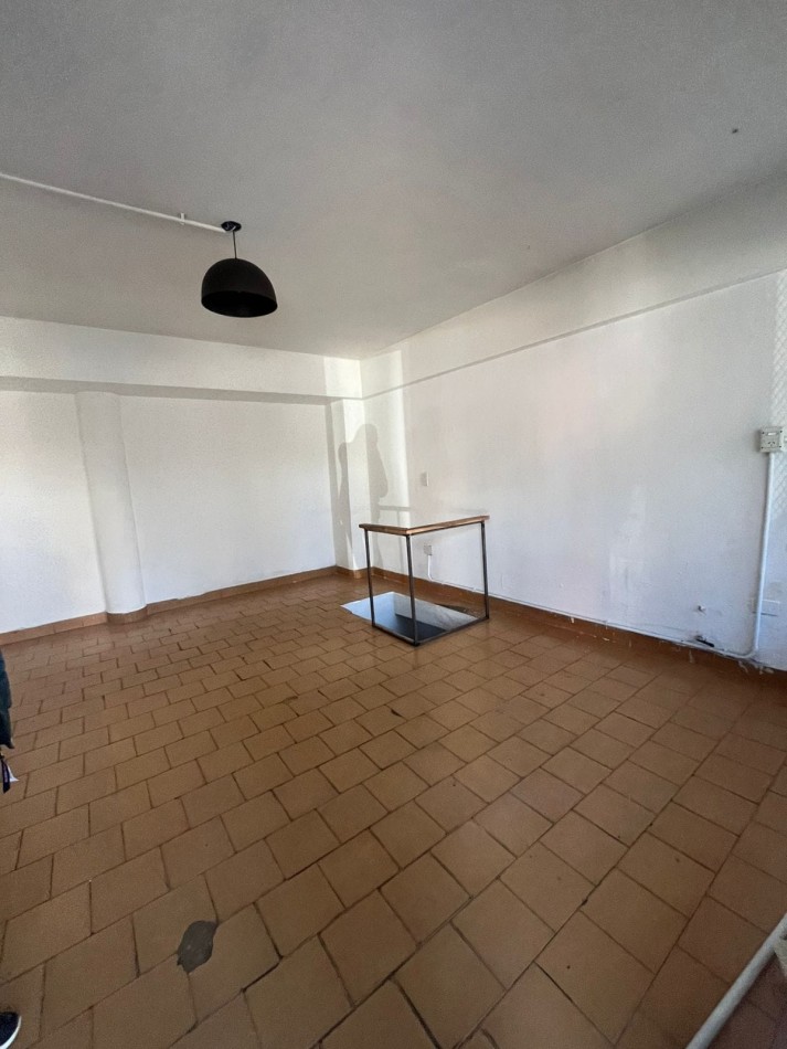 LOCAL COMERCIAL TISCORNIA