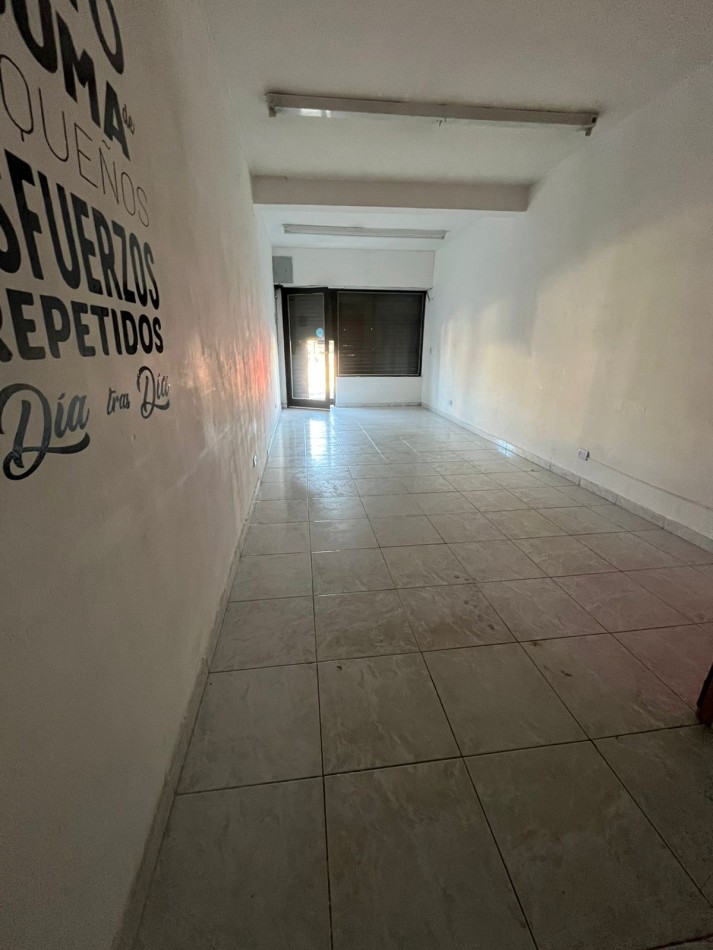 ALQUILER LOCAL COMERCIAL ONELLI AL 2000