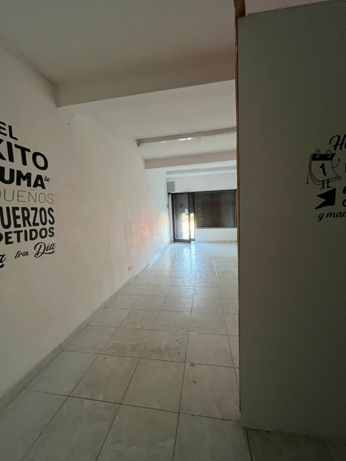 ALQUILER LOCAL COMERCIAL ONELLI AL 2000