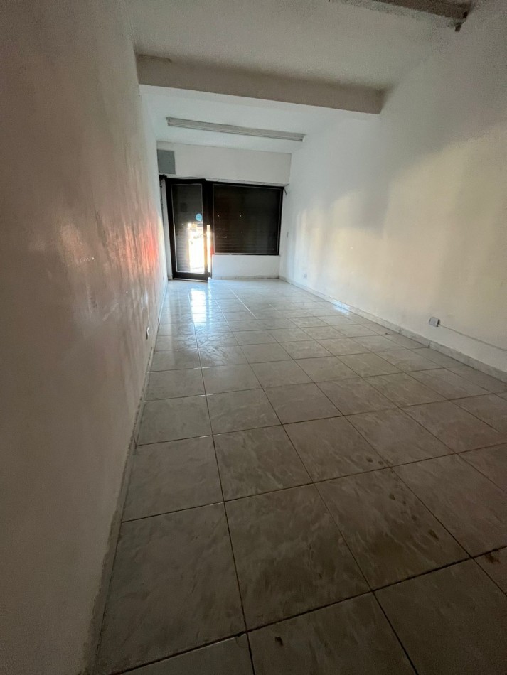 ALQUILER LOCAL COMERCIAL ONELLI AL 2000