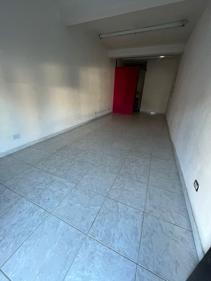 ALQUILER LOCAL COMERCIAL ONELLI AL 2000