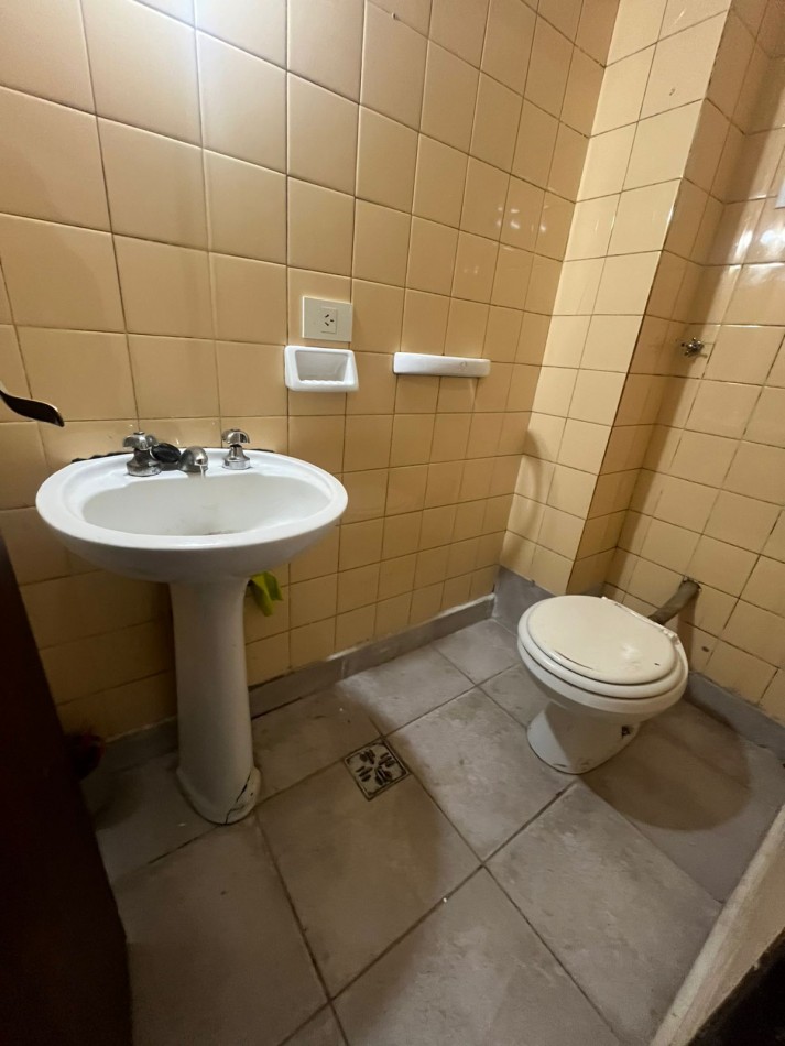 LOCAL COMERCIAL TISCORNIA