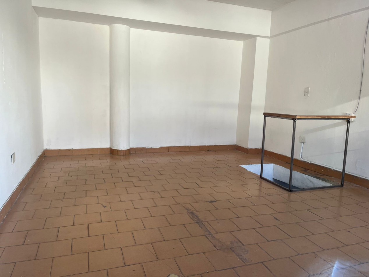 LOCAL COMERCIAL TISCORNIA