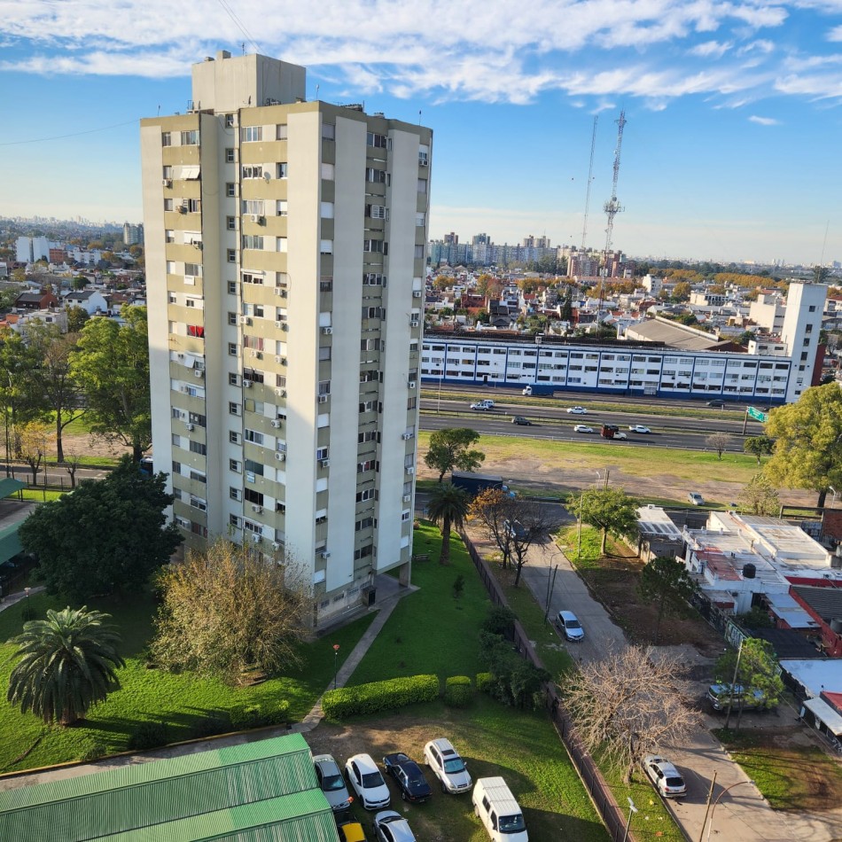 EN VENTA DEPARTAMENTO 4 AMB CON COCHERA BARRIO GRAL PAZ VILLA CELINA ZONA OESTE APTO PRESTAMO