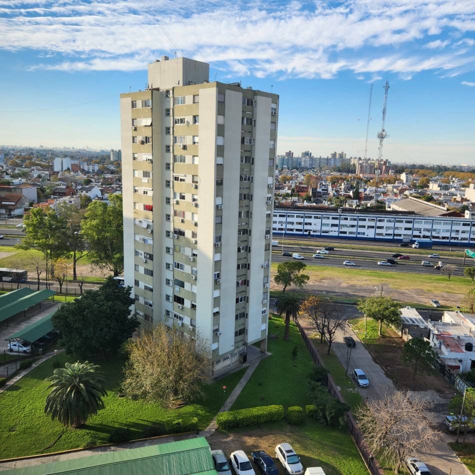 EN VENTA DEPARTAMENTO 4 AMB CON COCHERA BARRIO GRAL PAZ VILLA CELINA ZONA OESTE APTO PRESTAMO